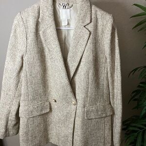 H&M Cream Blazer with Notched Lapels and Structured Shoulders